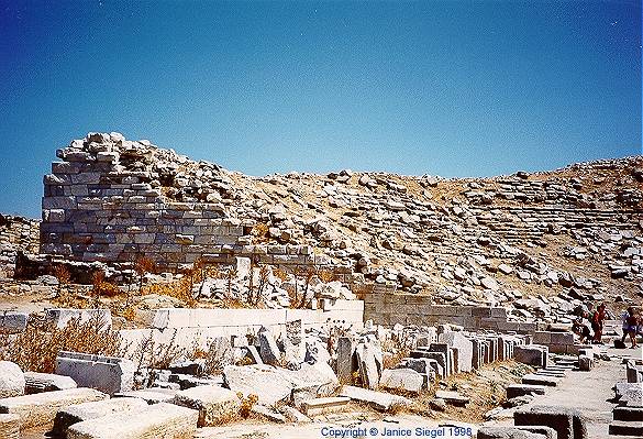 Retaining wall, Theater of Delos