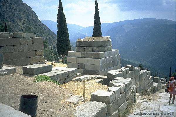 Sacred Way, Delphi